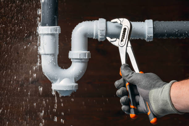 Professional Leak Detection technician working in Winnabow, NC
